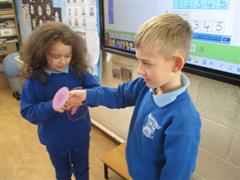 Thaumatrope Spinners