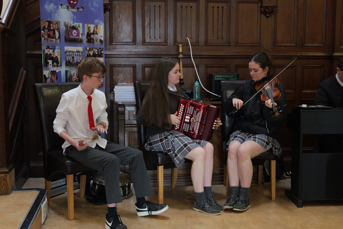 An Grúpa Traidisiúnta