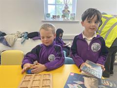 Turas Spraíúil go dtí an Leabharlann!