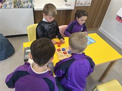 Turas Spraíúil go dtí an Leabharlann!