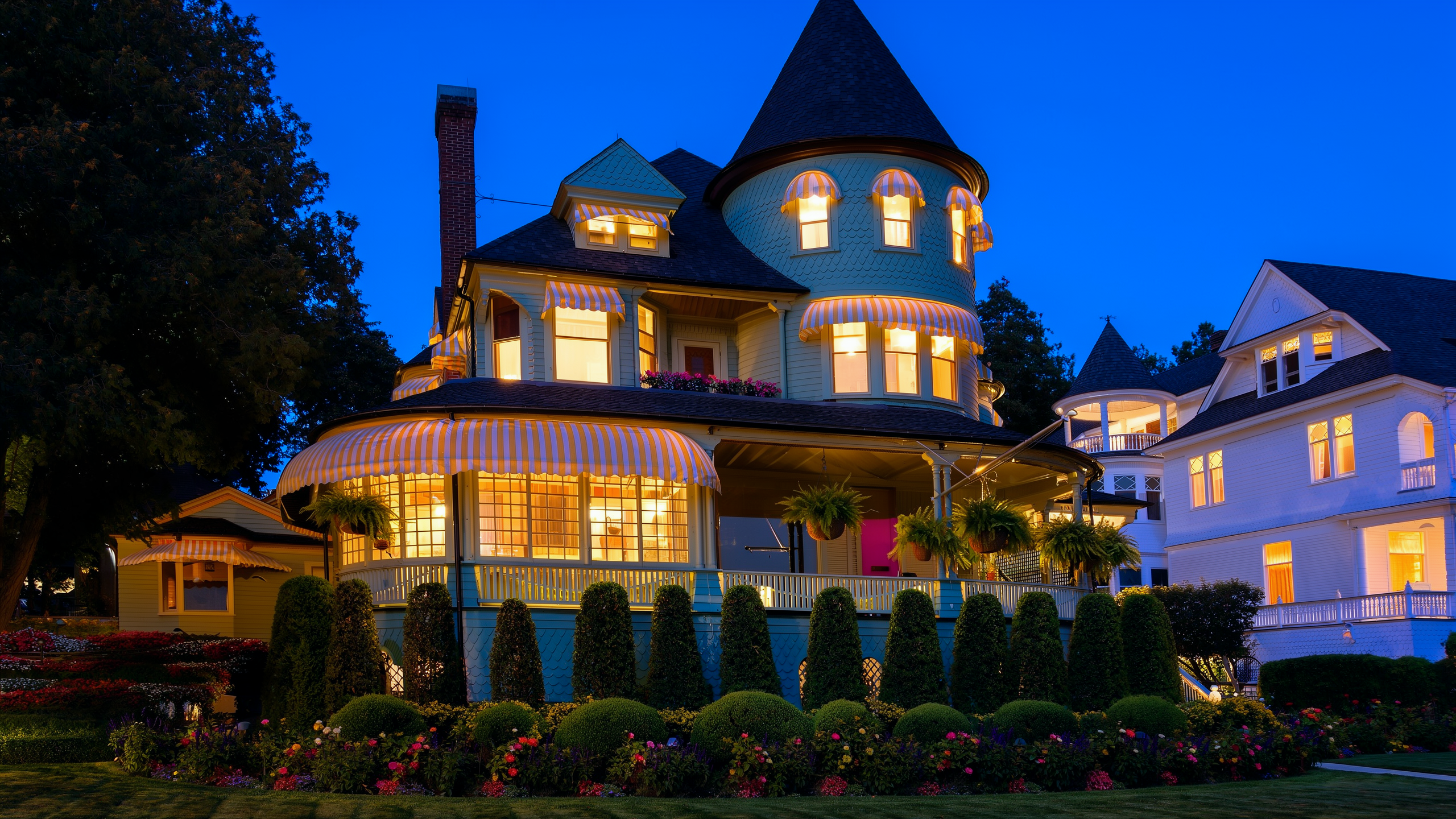 Queen Anne Victorian to a painted lady