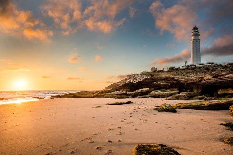 La preciosa playa de Caños de Meca al atardecer.