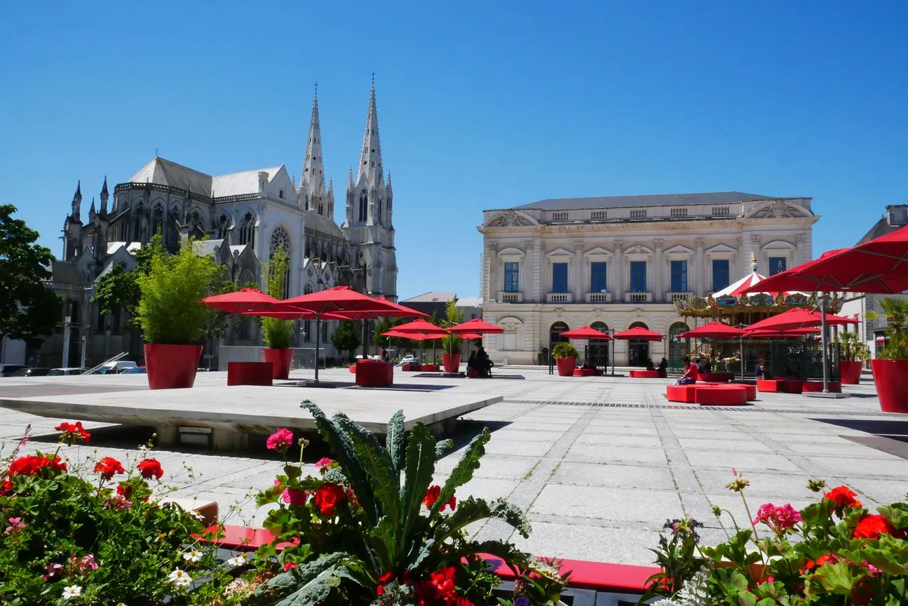 Investir dans le Centre-ville de Cholet Grande place Cholet