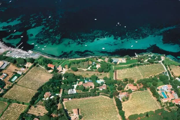 Investir dans le quartier Canebiers à Saint-Tropez Vue aérienne plage des Canebiers Saint Tropez
