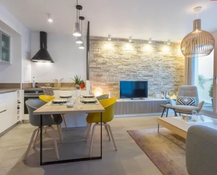 Une image contenant mur, intérieur, meubles, décoration d’intérieur

Description générée automatiquement
