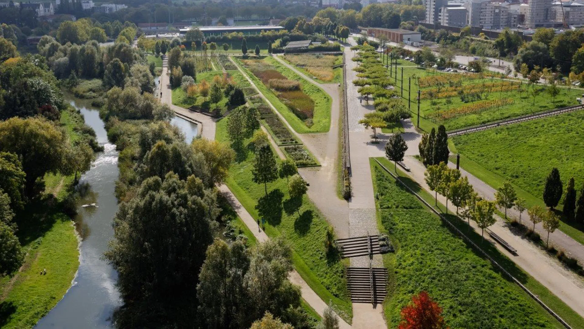 Investir dans le quartier Impérial de Metz Vue aérienne parc de la Seille Metz