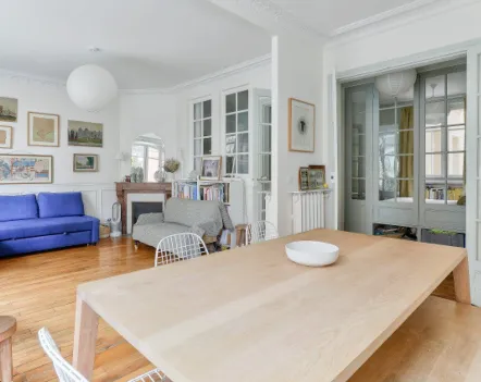 Une image contenant intérieur, décoration d’intérieur, sol, mur

Description générée automatiquement