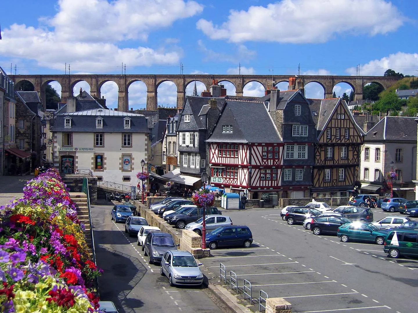 Investir dans le quartier de La Madeleine à Morlaix Parking et viaduc quartier la Madelaine Morlaix