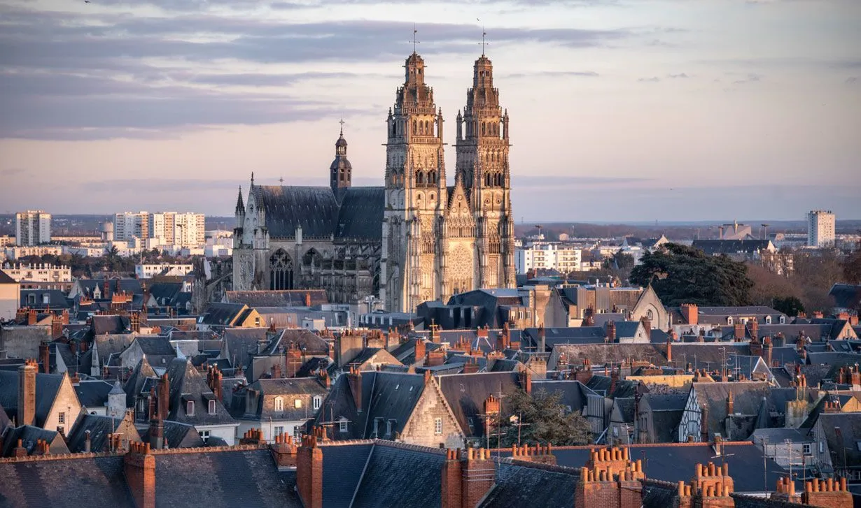 Investir dans le quartier Cathédrale / Gare à Tours Vue aérienne Cathédrale de Tours