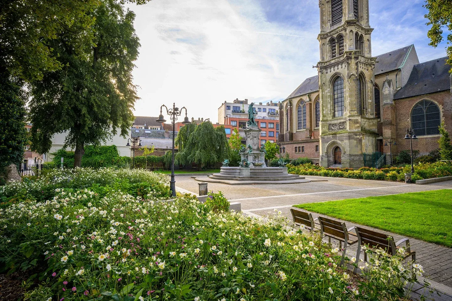 Investir dans le Centre-ville de Valenciennes Parc, église centre ville Valenciennes