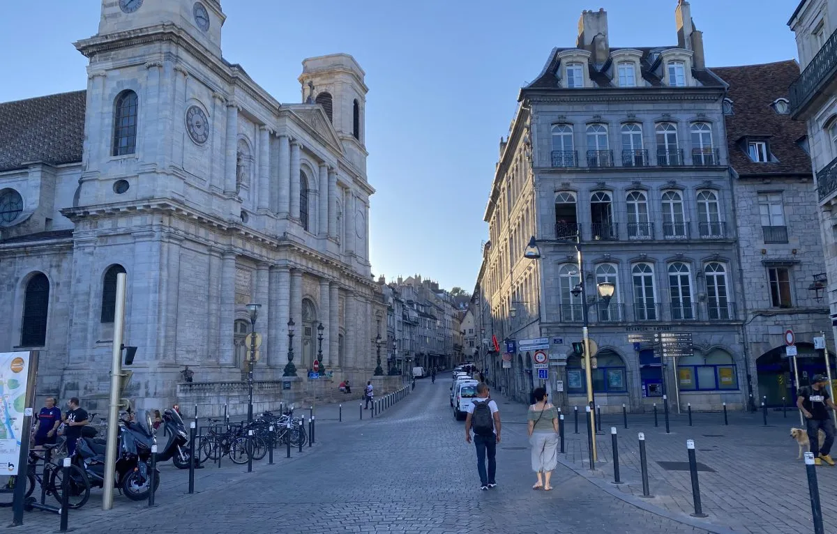Investir dans le quartier Battant à Besançon Rue quartier Battant Besançon