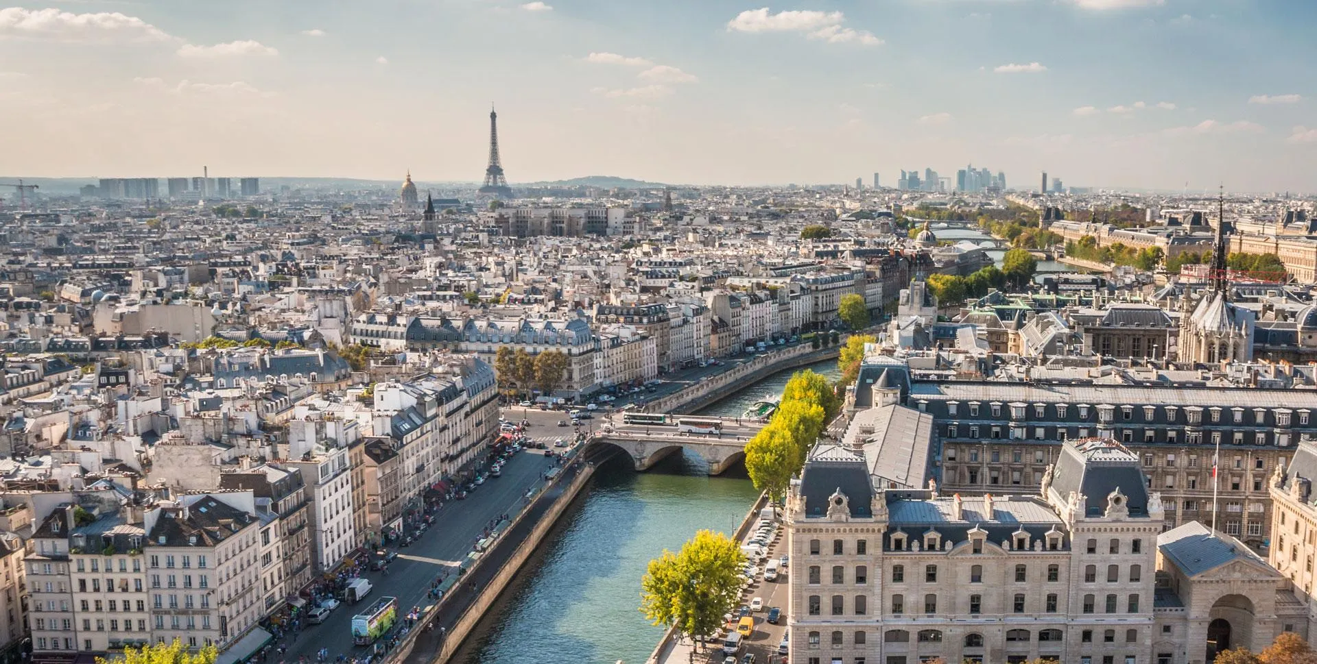 TENSION LOCATIVE EN FRANCE EN 2027 : QUELLES SONT LES MEILLEURES VILLES POUR INVESTIR DANS L’IMMOBILIER ANCIEN ? Vue aérienne Île de France