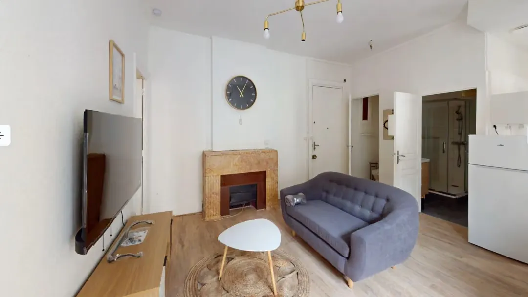 TENSION LOCATIVE EN FRANCE EN 2027 : QUELLES SONT LES MEILLEURES VILLES POUR INVESTIR DANS L’IMMOBILIER ANCIEN ? Salon appartement Saint Etienne