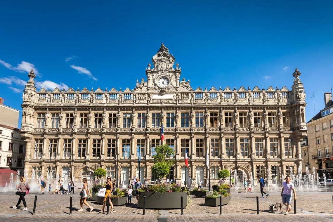 Investir dans le Centre-ville de Valenciennes Mairie de Valenciennes
