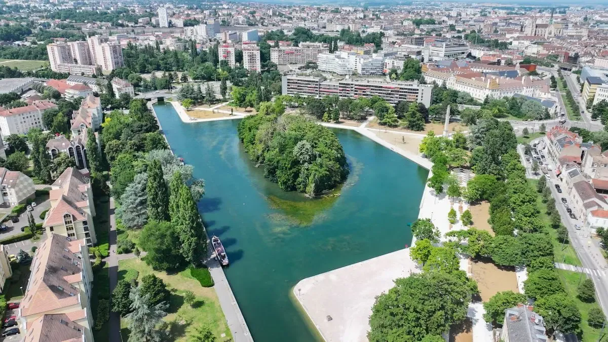 Vue aérienne Port du Canal 