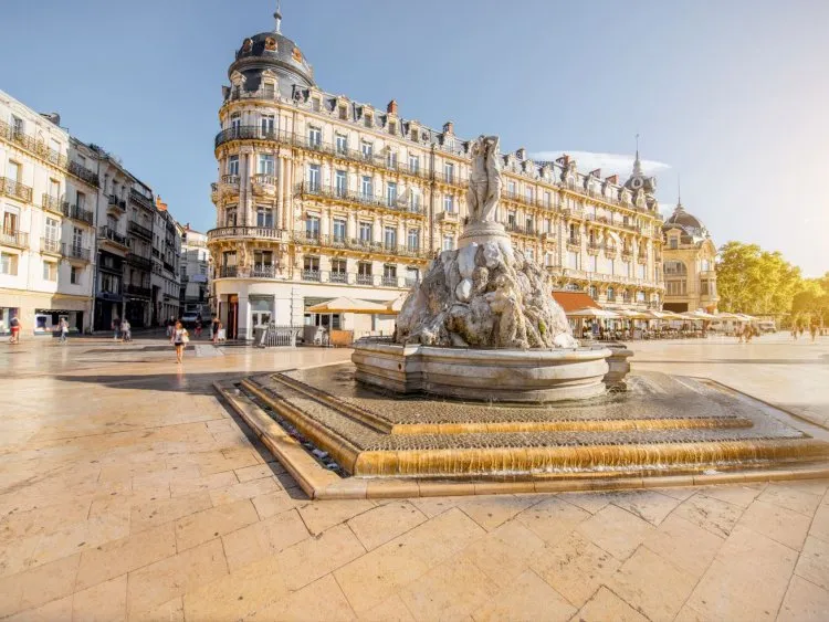 Investissement locatif à Montpellier : où et pourquoi investir ? Fontaine place de la Comédie Montpellier