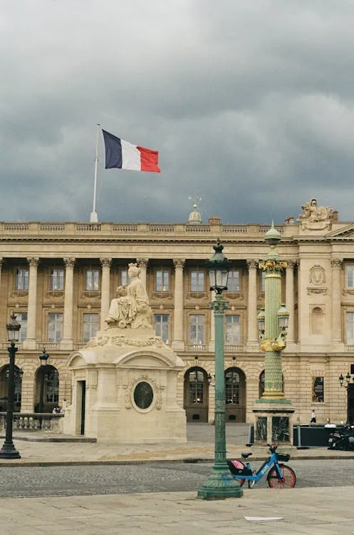 Gratuit Architecture Française Avec Drapeau Sur La Place De La Concorde Photos