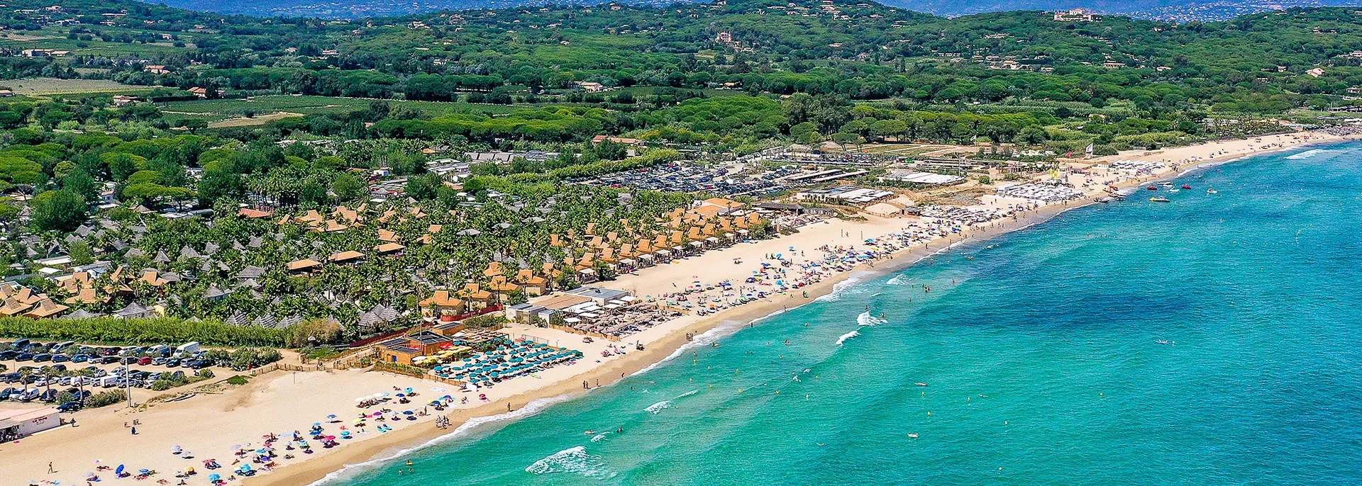 Investir dans le quartier Pampelonne à Saint-Tropez Vue aérienne de la plage de Pampelonne Saint Tropez
