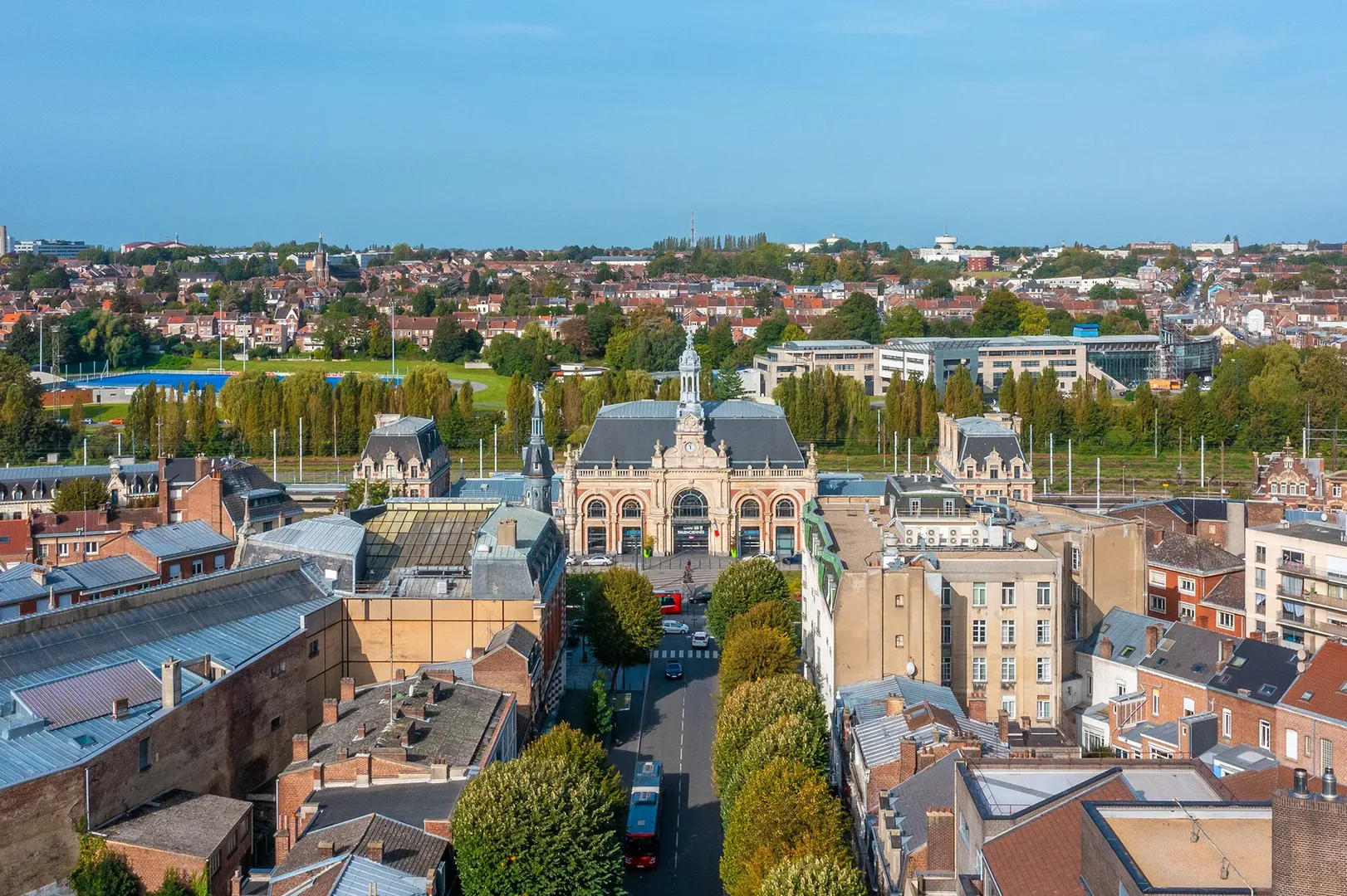 Investir dans le quartier de la Gare à Valenciennes Vue aériennes gare de Valenciennes