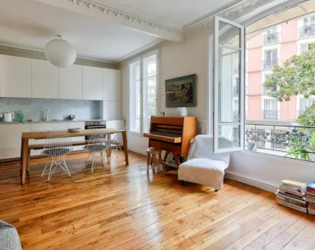 Une image contenant intérieur, sol, décoration d’intérieur, mur

Description générée automatiquement