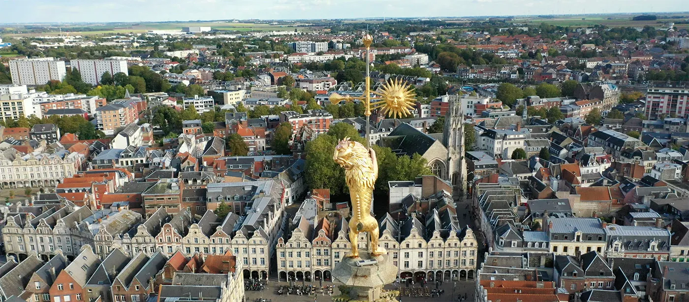 Vue aérienne de la ville d'Arras 