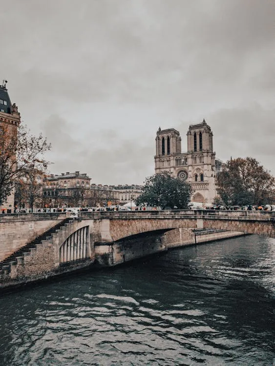 Gratuit Pont En Béton Sur La Rivière Photos