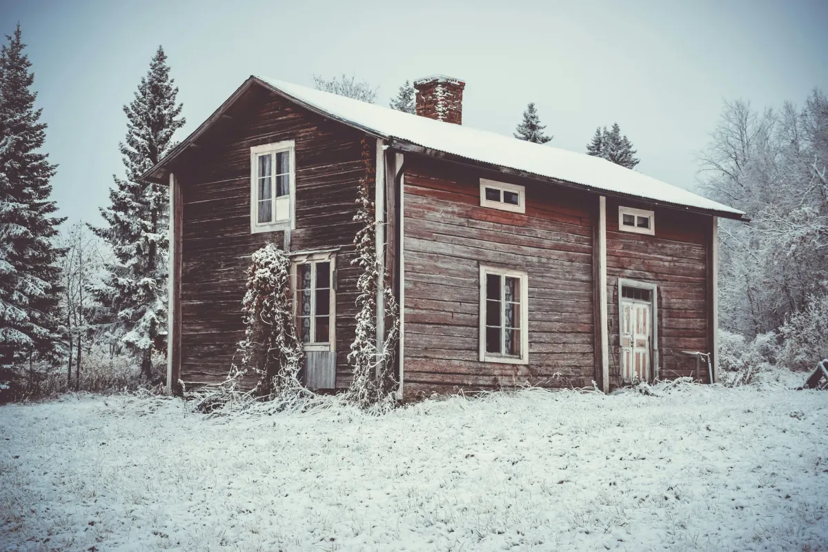 Chalet sous la neige