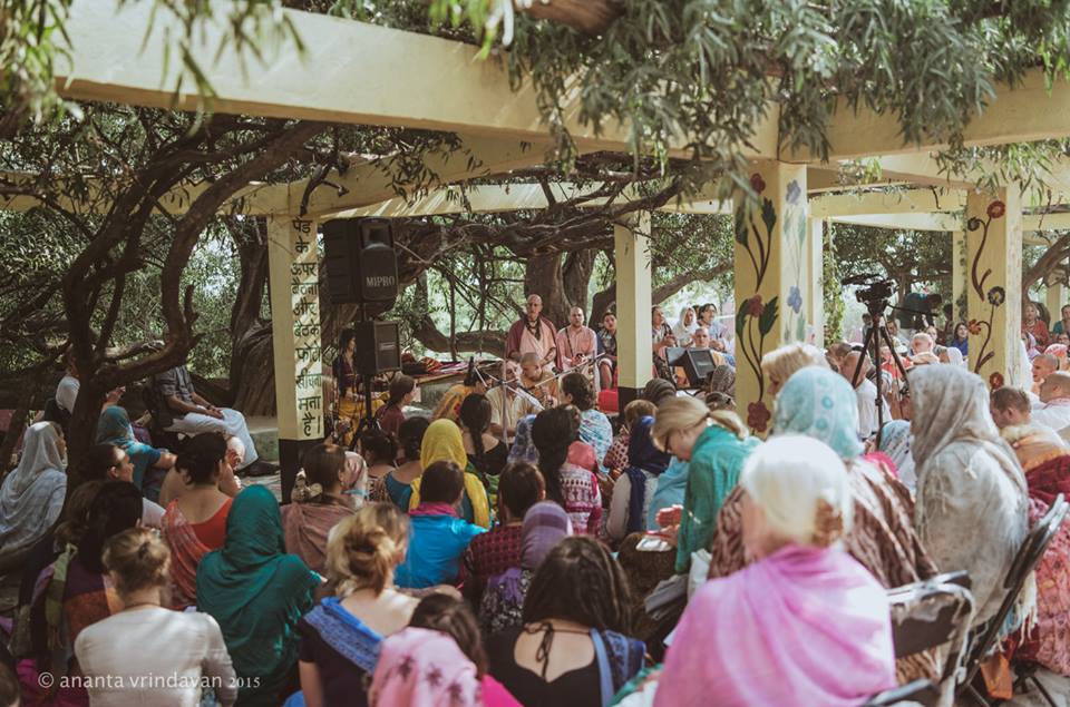 Kirtan at Ter Kadamba. Indradyumna Swami Parikrama 2015