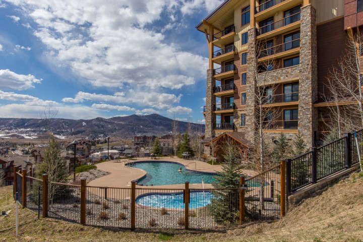 Edgemont Condos Pool Area