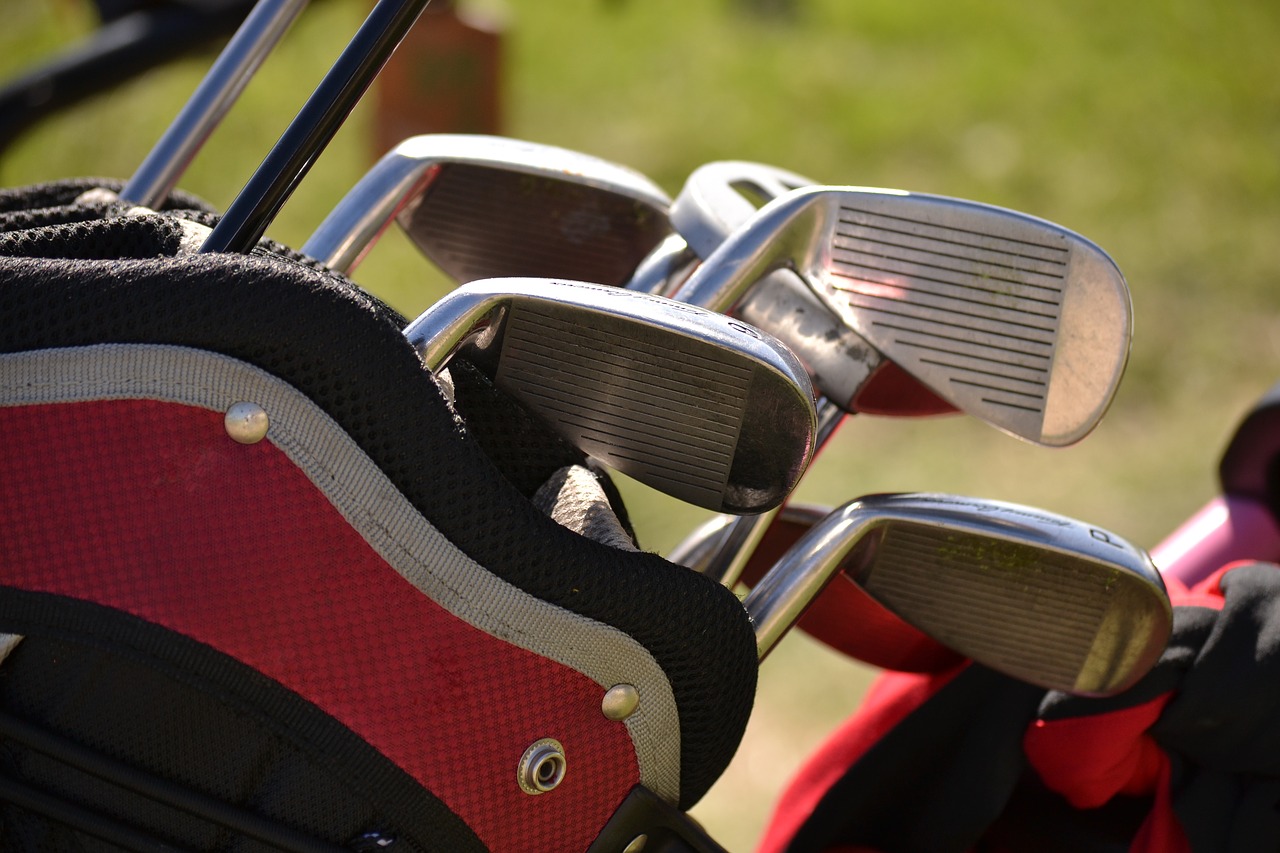 Keeping your golf clubs clean shiny and free of grime household tips