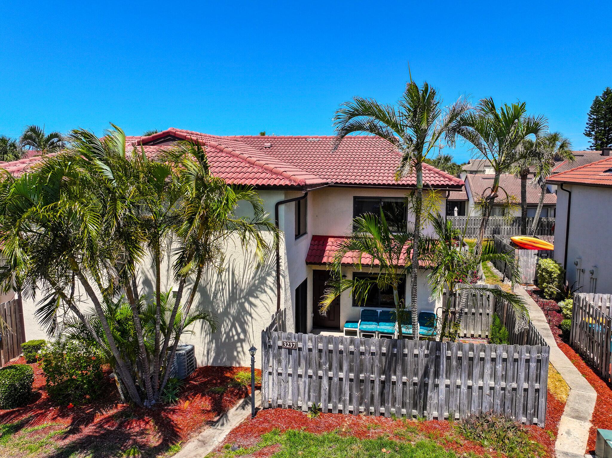 3237 Sea Oats Circle