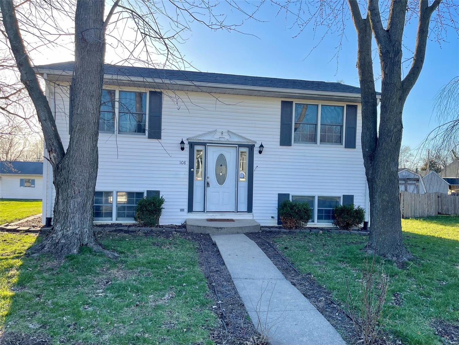 108 S Putnam, Bunker Hill, IL. MLS 24015049