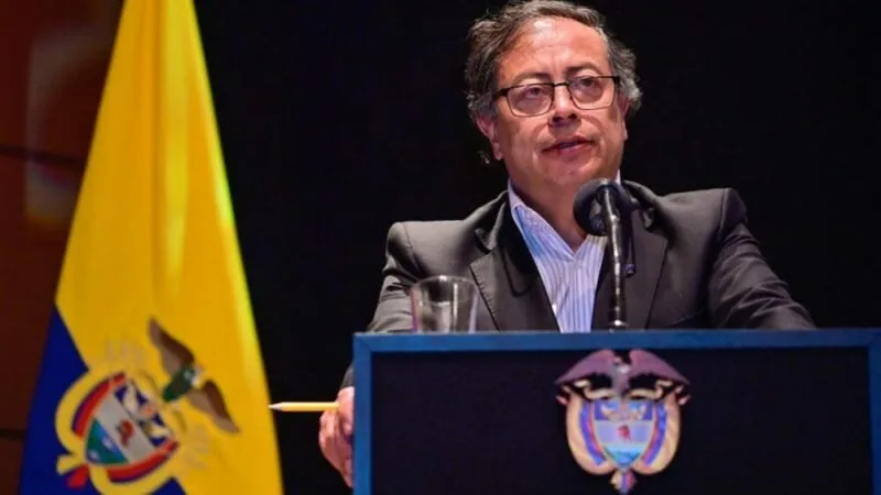 Cobardes dijo Petro a quienes gritaron en su contra en Barranquilla