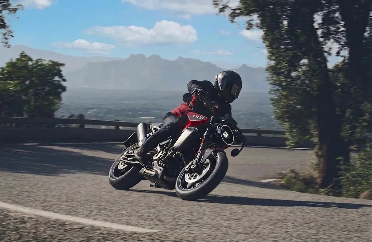 La tecnología transforma la seguridad y el control en las motocicletas colombianas