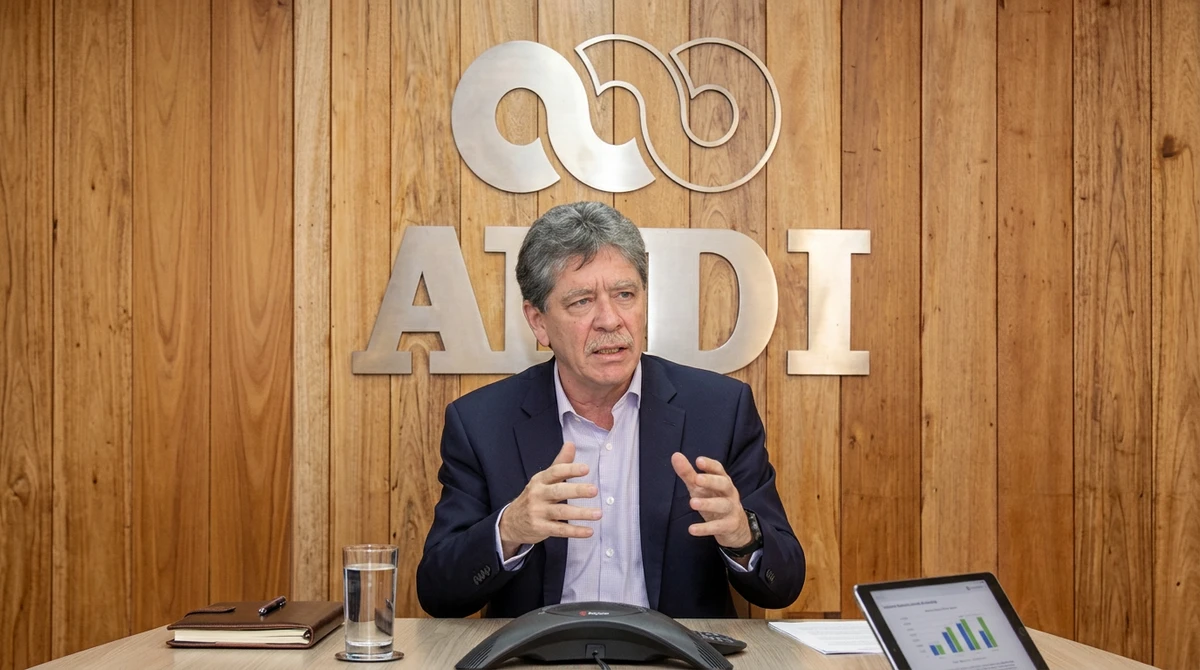 Aceptaron renuncia de Bruce Mac Master y deja la presidencia de la ANDI tras 13 años de liderazgo
