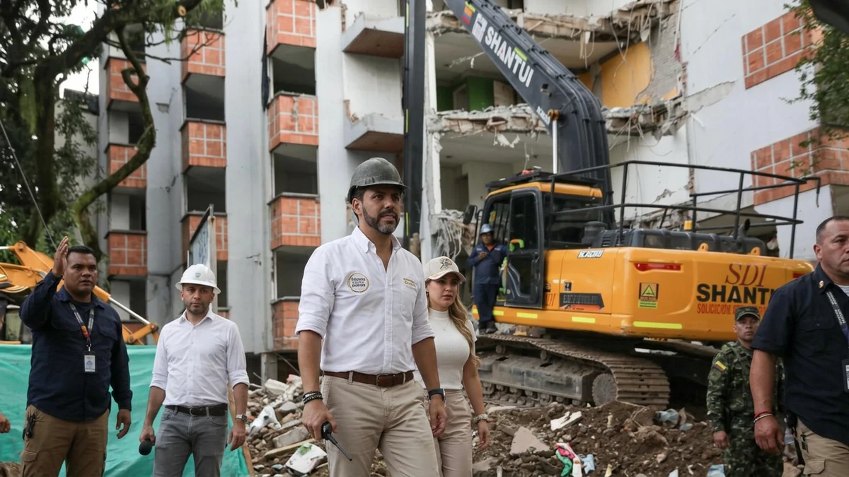 Desde Cali, De la Espriella presenció la demolición del edificio Arábico y anunció con la Alcaldía 350 bonos de vivienda para damnificados del terremoto