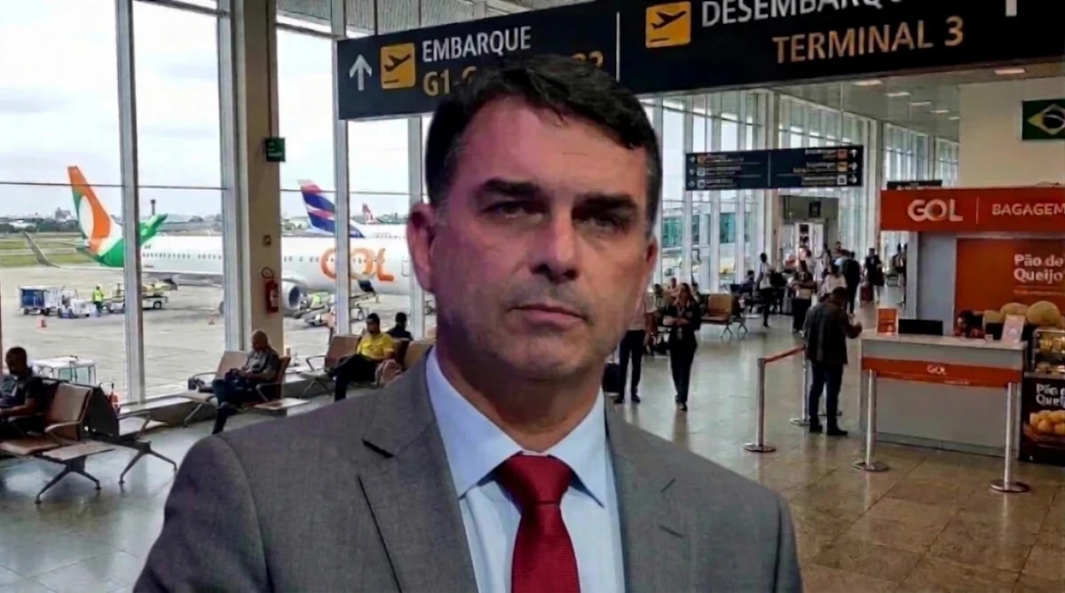 Incertidumbre en Brasil por presunto intento de salida del país del senador Flávio Bolsonaro