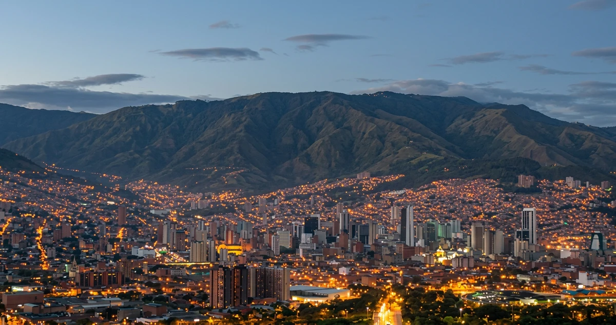 Medellín implementa horario extendido para el comercio durante el puente festivo de Halloween y Ritvales
