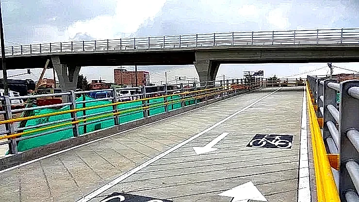 Nuevo puente peatonal en Soacha, avance clave en seguridad y movilidad ciudadana