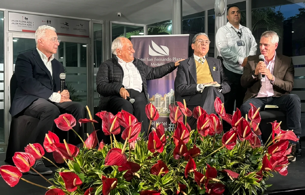 Presentación del libro Magnicidios reunió a líderes políticos en Medellín