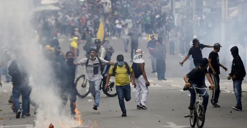 ¡Guerra avisada…!