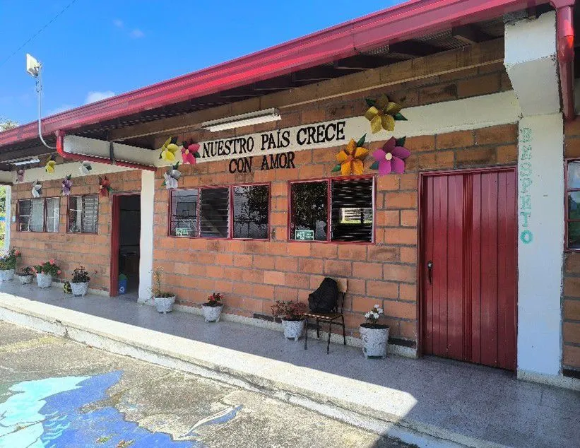 Alcaldía de El Santuario está adelantando mejoras en colegios urbanos y rurales