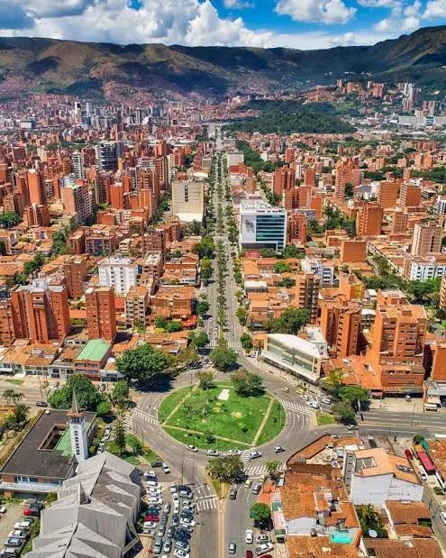 (ESPECIAL) Laureles frente a su transformación. Vecinos y comerciantes buscan soluciones ante los cambios urbanos del barrio