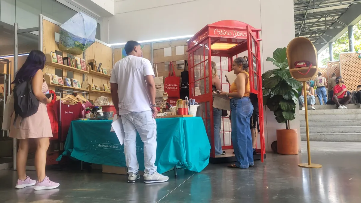 Feria Popular Días del Libro celebró 20 años de lectura y encuentro cultural en Medellín