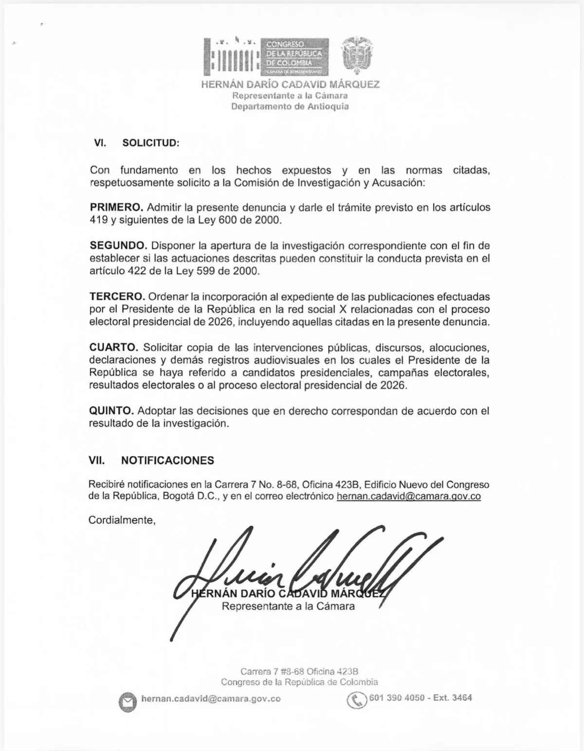 Hernán Cadavid denuncia a Gustavo Petro ante la Comisión de Acusación por presunta participación en política