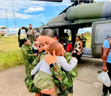 Fuerzas Militares confirmaron la liberación de 39 personas secuestradas en la vía Quibdó–Carmen de Atrato
