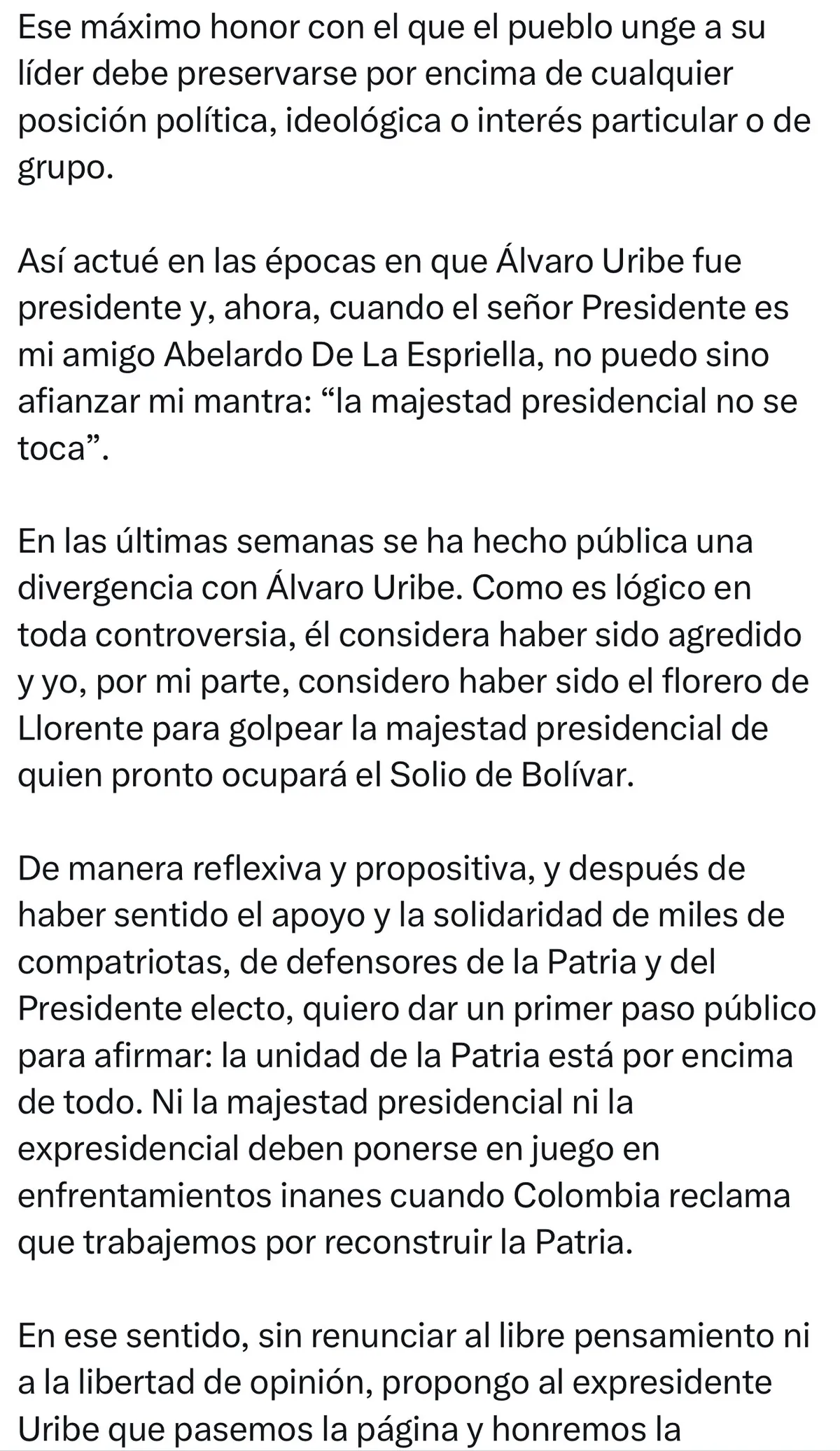 Estratega de De La Espriella, Carlos Suárez, propuso cerrar la controversia con Álvaro Uribe y llamó a privilegiar la “unidad de la Patria”