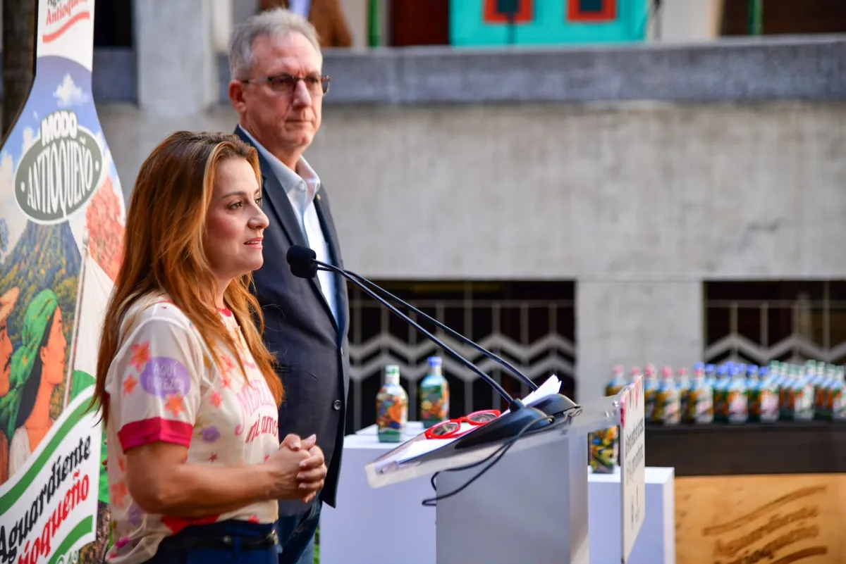 FLA presenta edición especial de Aguardiente Antioqueño inspirada en “Horizontes” para celebrar la Feria de las Flores 