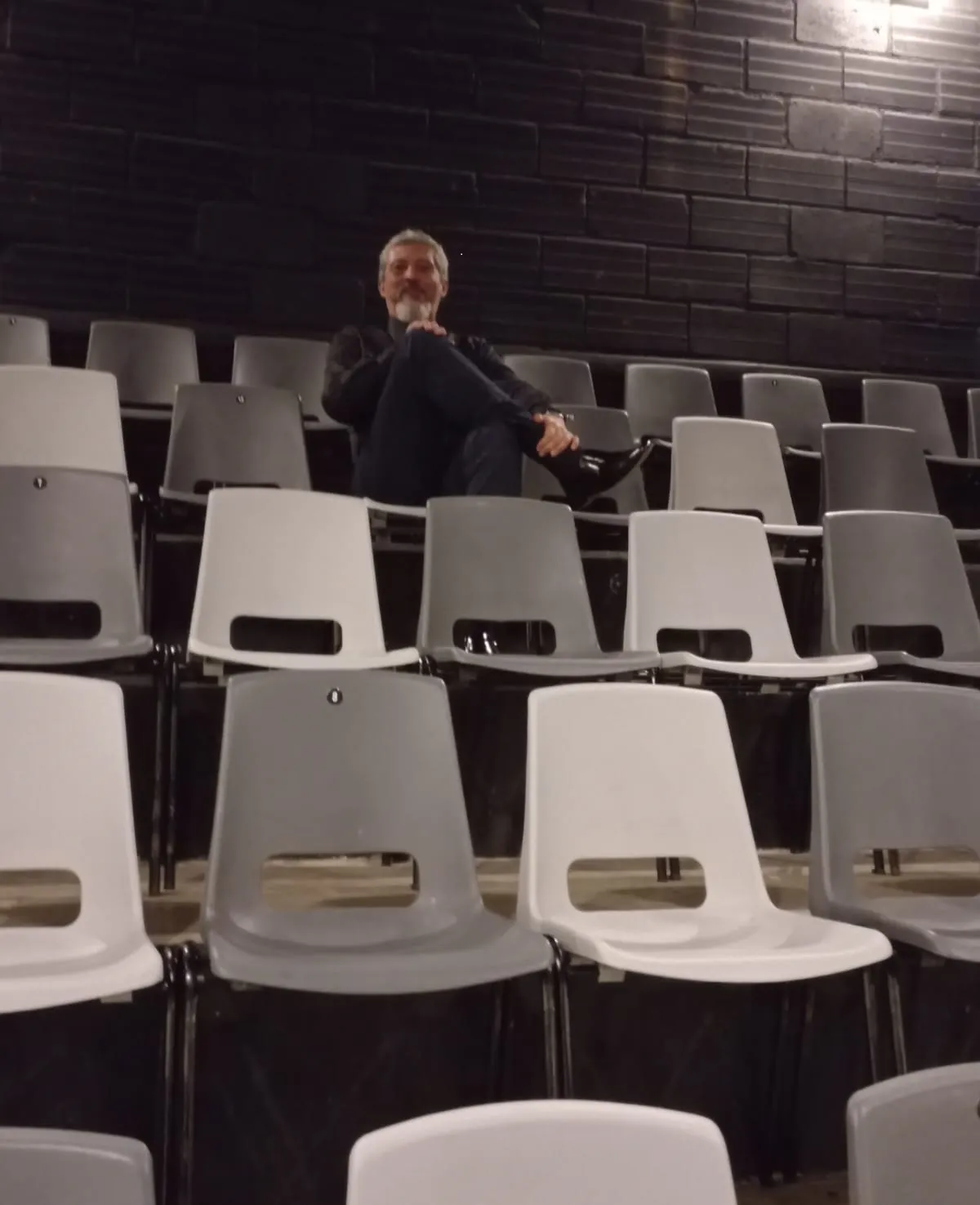 Tareas del teatro de lo insólito (Indecidibilidad de la percepción)