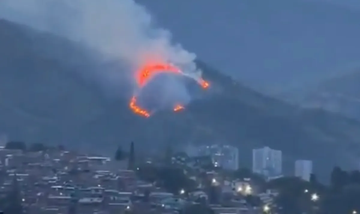 Incendios forestales azotan medellín: emergencia en rodeo alto y cerro de las tres cruces esta noche 